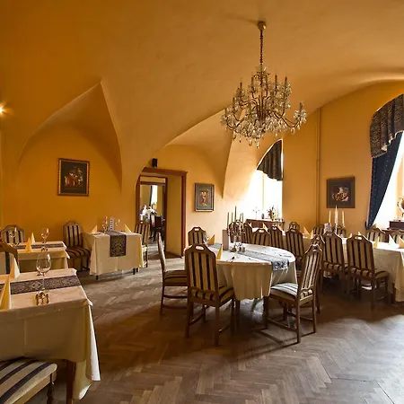 Hotell Ea Zamecky Hrubá Skála