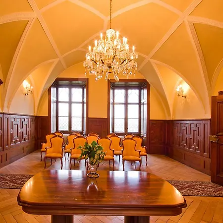 Ea Zamecky Hotell 4*