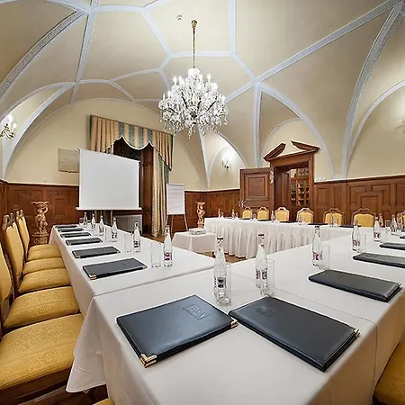 Ea Zamecky Hotell Hrubá Skála