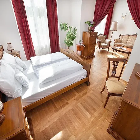 Ea Zamecky Hotell 4*