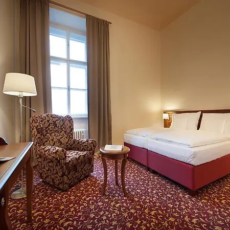 Hotel Ea Zamecky Hrubá Skála