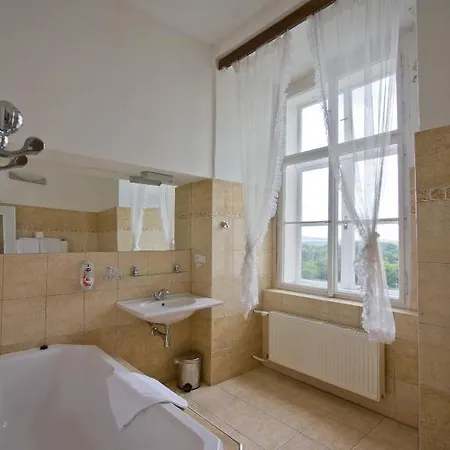 Ea Zamecky 4* Hrubá Skála