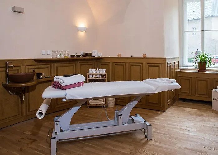 Hotel Ea Zamecky Hrubá Skála
