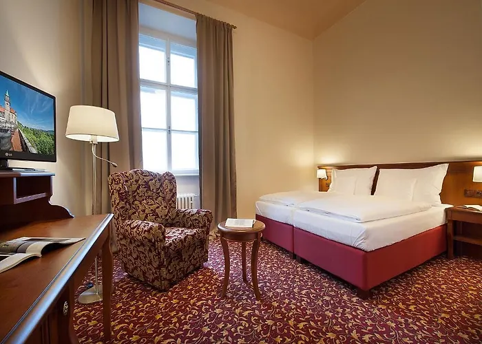 Hotel Ea Zamecky Hrubá Skála